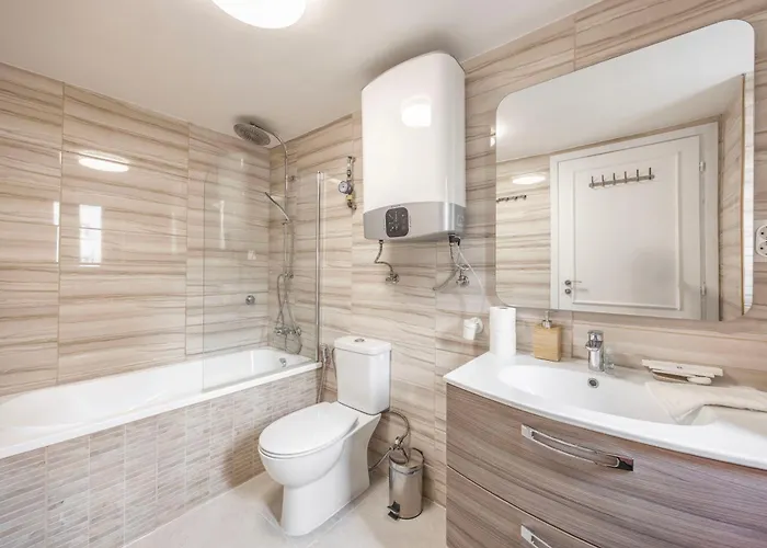 Exclusive 2bdrm By Prestige Homes Lejlighed