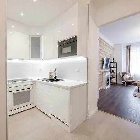Exclusive 2bdrm By Prestige Homes Budapest